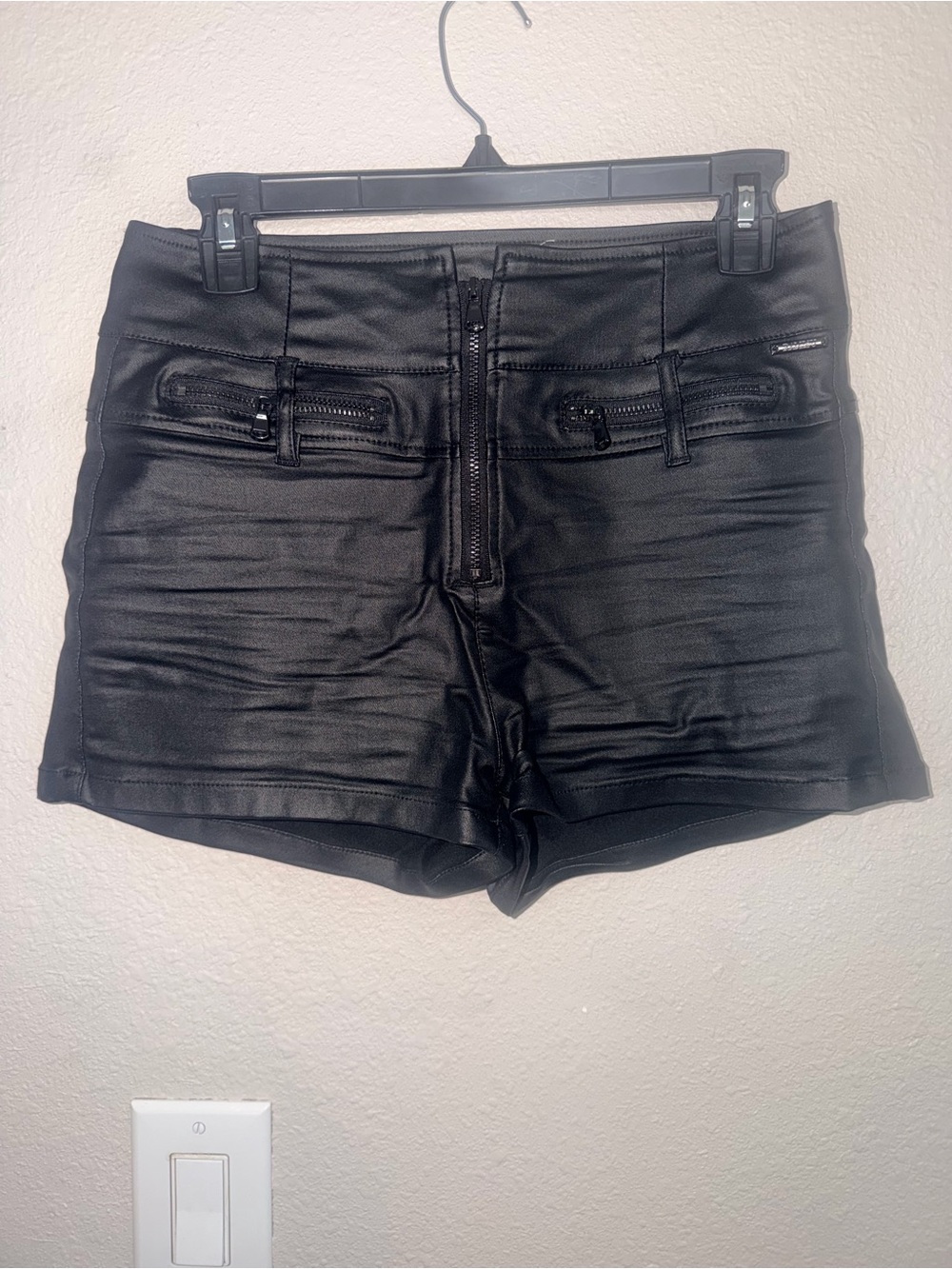 Amisu Black Faux Leather High Waist Zip-Front Shorts